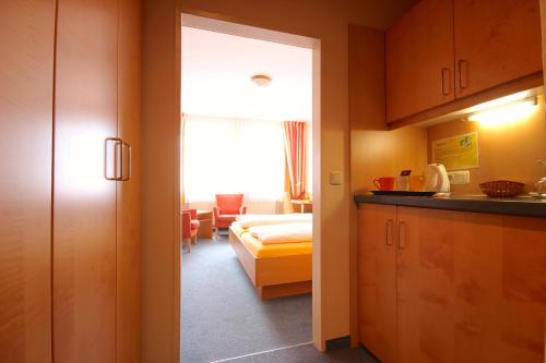 Double Room image 5