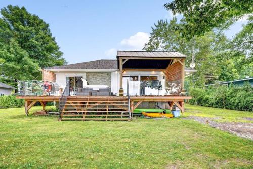 Sunset Heaven - Modern Lake House with Spa in Venise-en-Québec