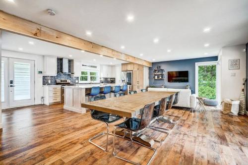 Sunset Heaven - Modern Lake House with Spa in Venise-en-Québec