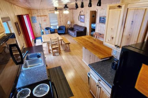 Exterior view, Spacious 3 Bedroom Whitetail Cabin In Voyageurs National Park in International Falls (MN)