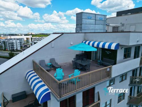 TerraceOnTen Aqua Penthouse - Private Rooftop Terrace with Fireworks View, Central Location, Kitchen in Orlando, USA