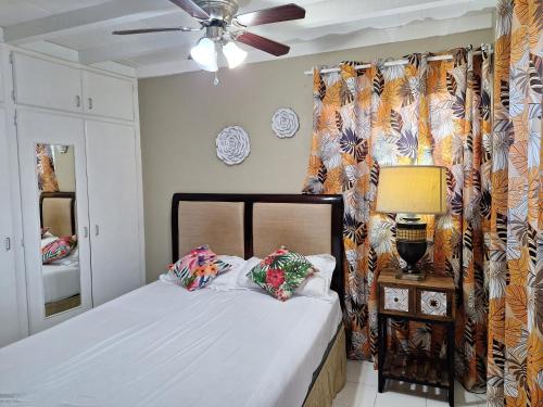 One-Bedroom Apartment image 10