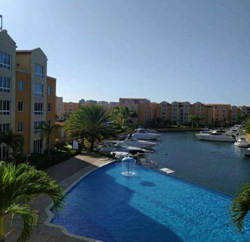 Marina del rey lecherias lindo near Corp Banca