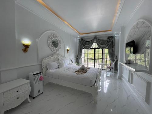 Casa Rani Hotel & Restaurant Room Type - Deluxe King Suite