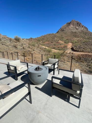 Desert Rain -Floating House in แอนเทม