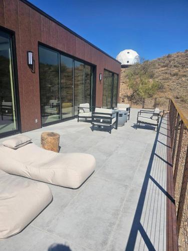 Desert Rain -Floating House in แอนเทม