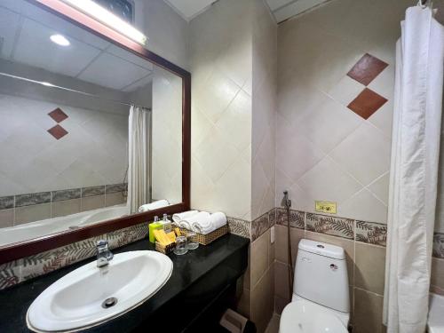 room detail thumbnail 2