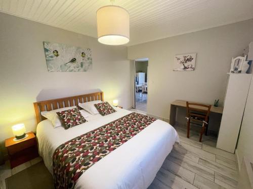 Gîte charmant à Montbazon avec terrasse, jardin et parking - FR-1-381-599 (Gite charmant a Montbazon avec terrasse, jardin et parking - FR-1-381-599) in 蒙巴宗