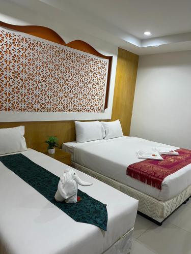 Triple Room with Balcony image 10