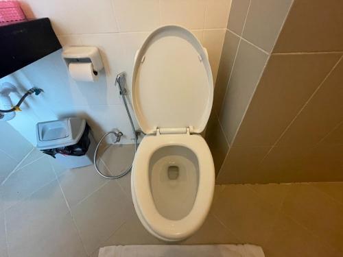 Standard Double Room image 6
