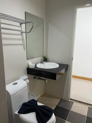 Standard Double Room image 3