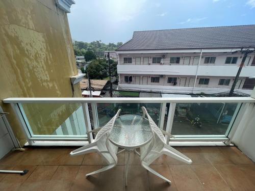 Standard Double Room image 9