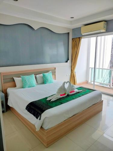 Standard Double Room image 8