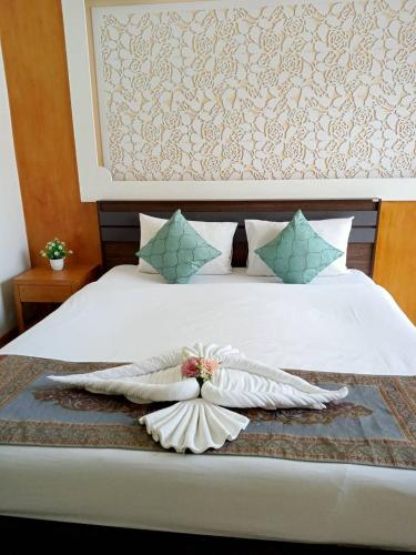 Standard Double Room image 7