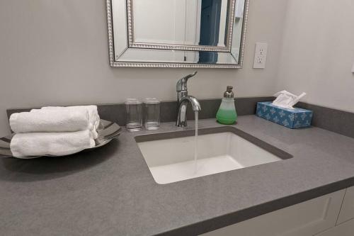 Brand New Entire Guest Suite in White Rock, Canada