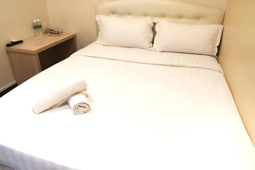 Standard Double Room image 5