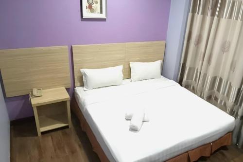 Deluxe Double Room image 8