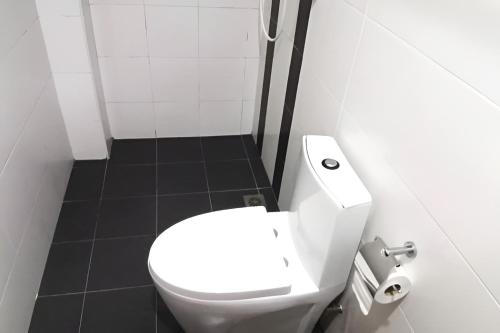 Standard Single Room image 4