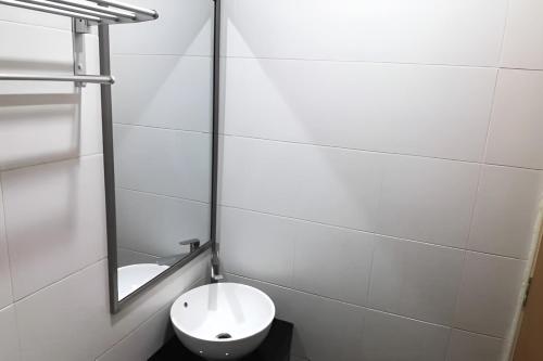 Standard Single Room image 2