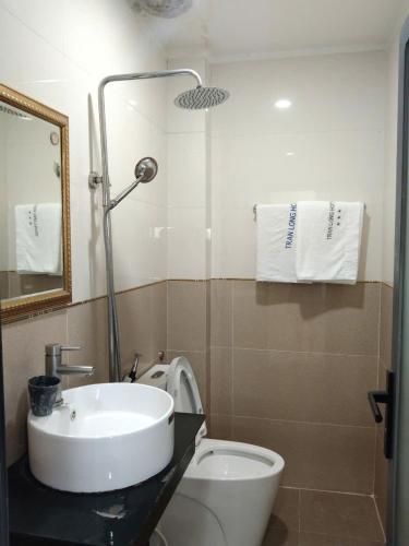 Khách Sạn Trần Long