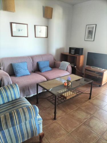 Son Bou by The Sea; home with a private garden, Son Bou (Foto 8)