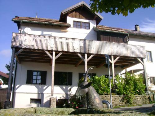 外部景觀, Ferienwohnung Altes Schulhaus Greising in 代根多夫