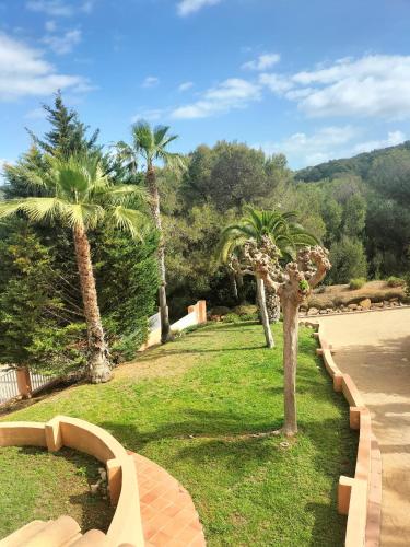 Son Bou by The Sea; home with a private garden, Son Bou (Foto 3)