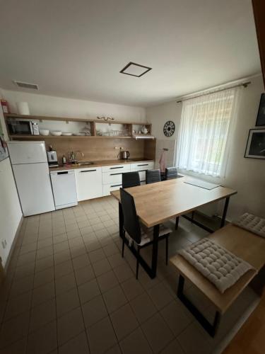 Kitchen, Cista v Krkonosich - Chata Belmonda in Cerny Dul