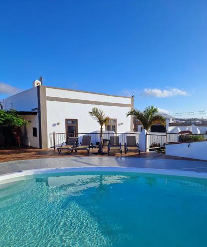 Casa Tazirit, Mácher