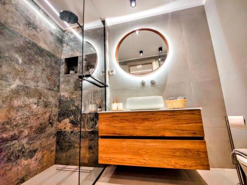 Elpis' cozy & luxury apartment, Atény