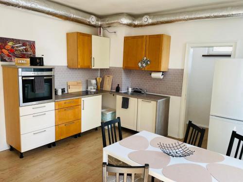 Top Apartments in Kamen - Cozystays in คาเมน