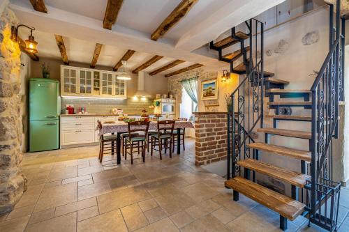 virtuve, Villa MAVRA with private pool in Risika