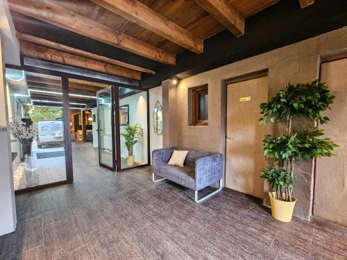 Előcsarnok, SOLOPUENT Hotel Rural in Castiello De Jaca