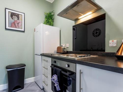 Abdiel 4 Spacious Marina-View Apartment Ideal Location - Pass the Keys - Tap to explore photos