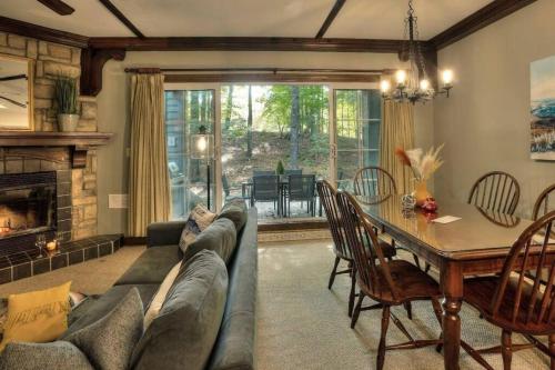 Les Manoirs Wpool & Hot Tub Near Village 110-7 in Mont-Tremblant, Canada