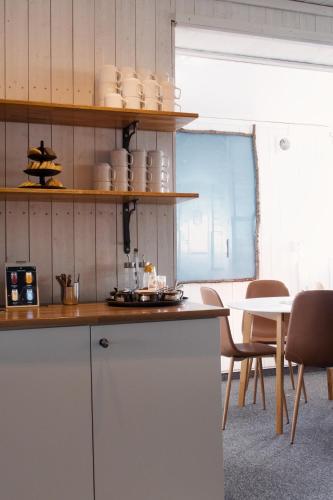 ห้องอาหาร, Hotel E-10 by First in คีร์รูนา