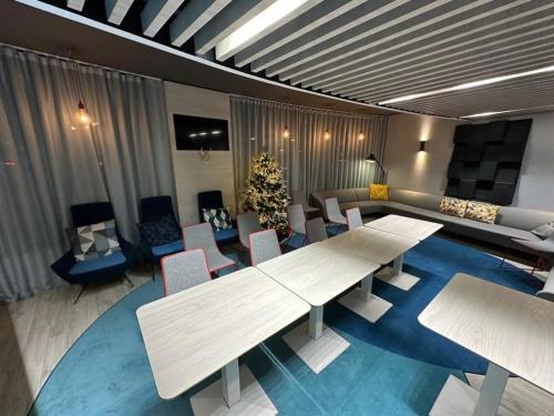 ห้องประชุม / บอลรูม, Holiday Inn Express Paris - Velizy By IHG in เวลีซี วีลาคูเบร