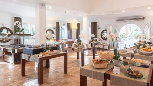 อาหารและเครื่องดื่ม, Hotel Cala Caterina - Relaxing Escape in วิลลาซิมิอุซ