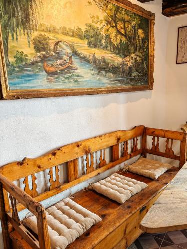 Casa Ursului - Rustic house in traditional village in Cisnadioara
