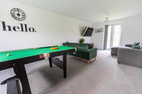 Spacious 4-bedroom home near city centre with parking