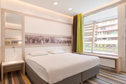Deluxe Double or Twin Room with Balcony