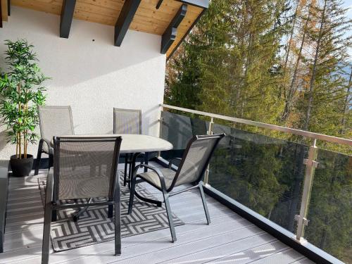Alpenblick Apartments - image 2