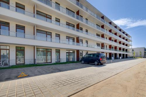 Nadmorski Apartament z Parkingiem by Rent like home - image 5