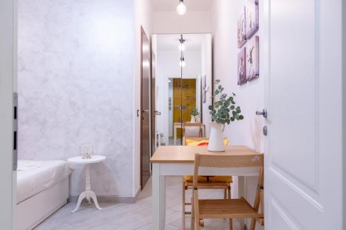 Stanza Comoda e Silenziosa con Bagno Privato e Area Lavoro e Relax, Roma (foto 4)