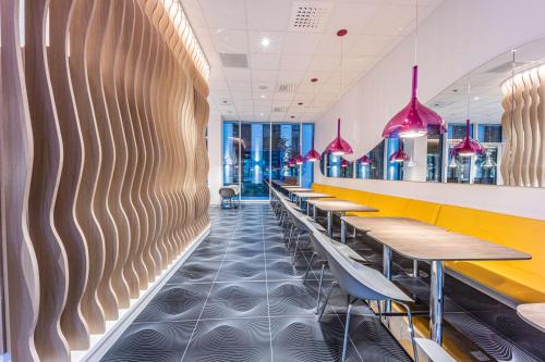 prizeotel Antwerp-City - image 4