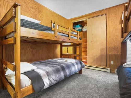 Leatherbark 103A 3BR 2BA Quiet And Serene Private Deck WiFi in Snowshoe, USA