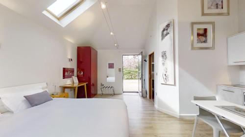 South Lodge - image 4
