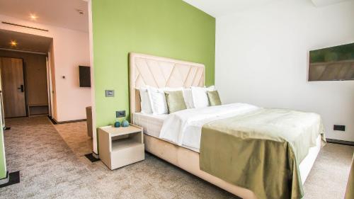 Central Carol 1 Room Type - Deluxe Junior Suite
