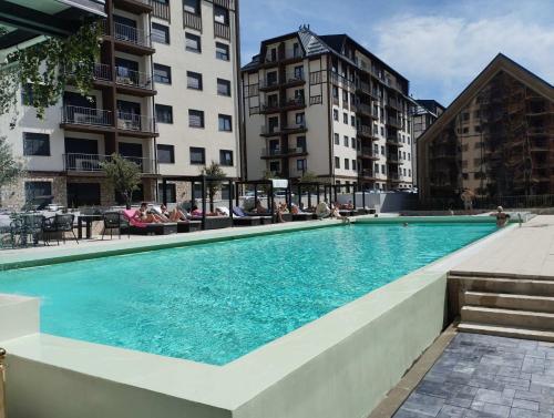 Maršal, Titova vila (Marsal, Titova vila) in Palisad