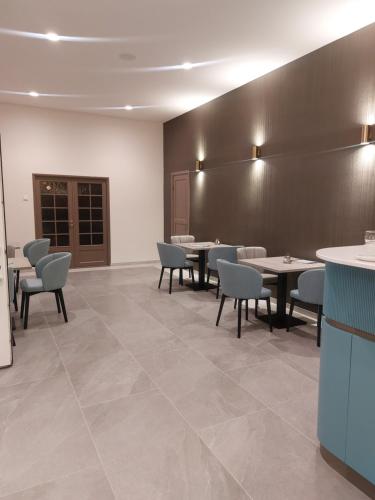 Hotel Atrium - main image